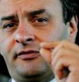 Aécio diz que se juro não cair, nova poupança será "tiro no pé"